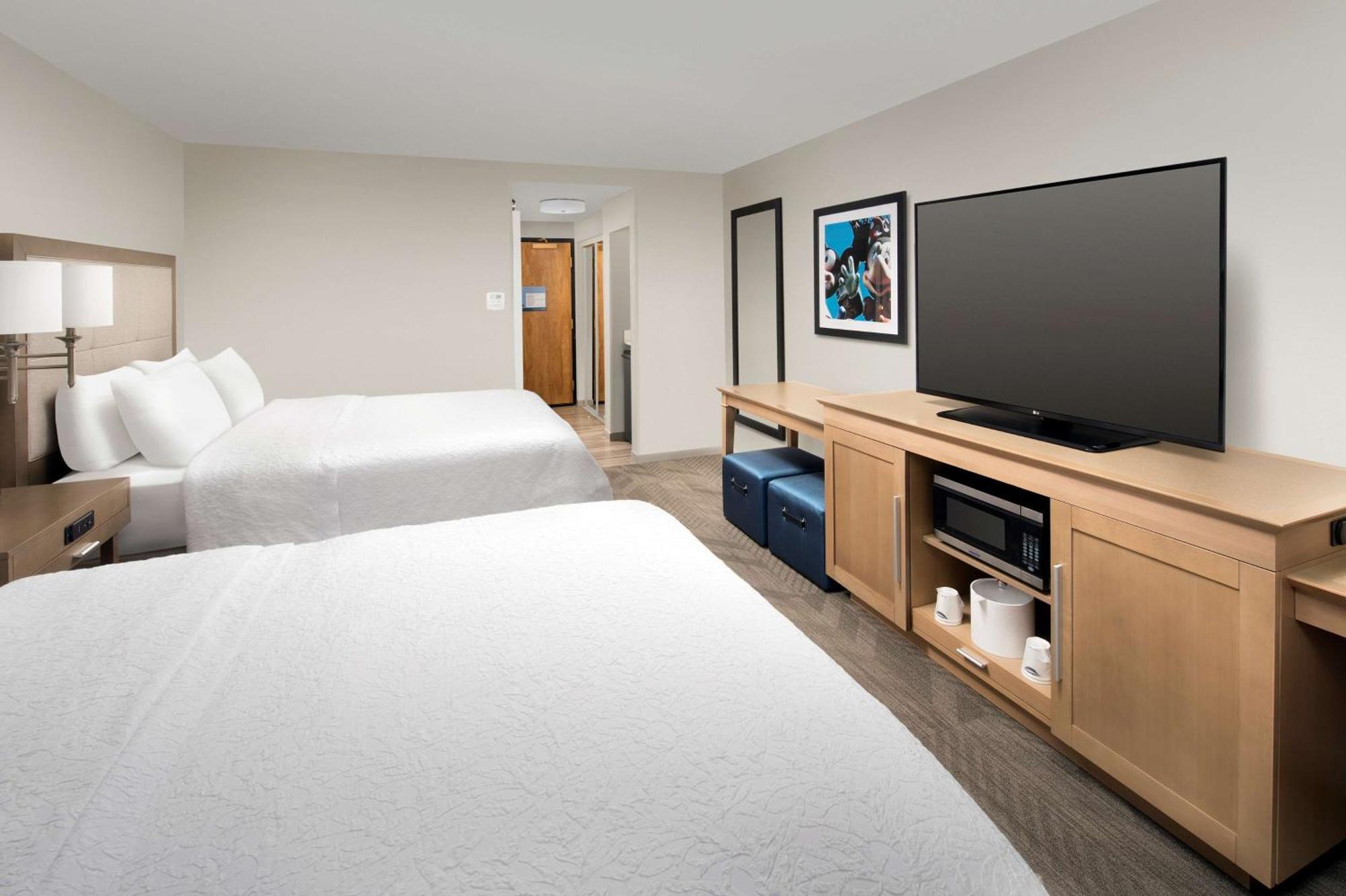 Hampton Inn & Suites Anaheim Гардън Гроув Екстериор снимка