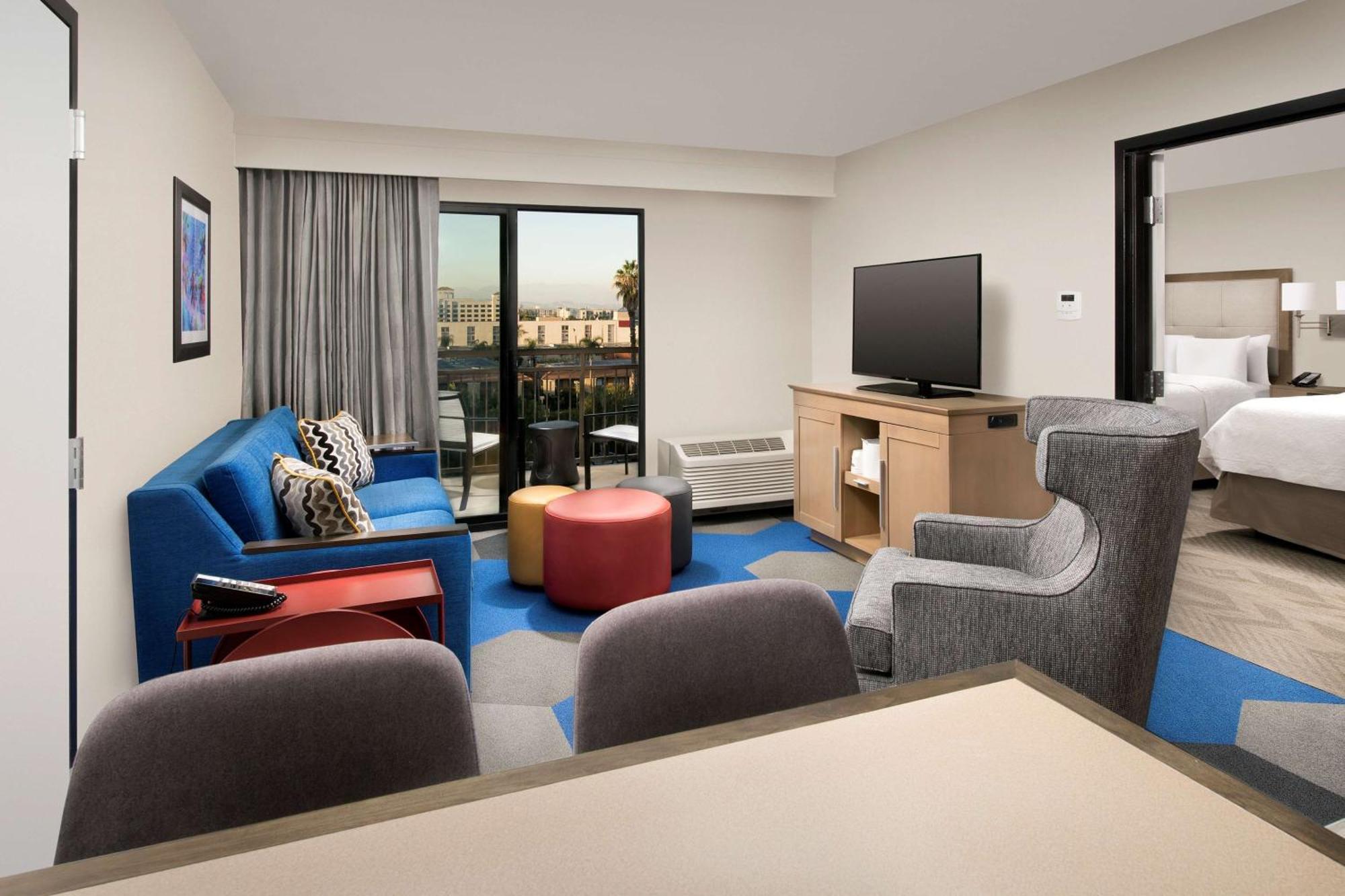 Hampton Inn & Suites Anaheim Гардън Гроув Екстериор снимка