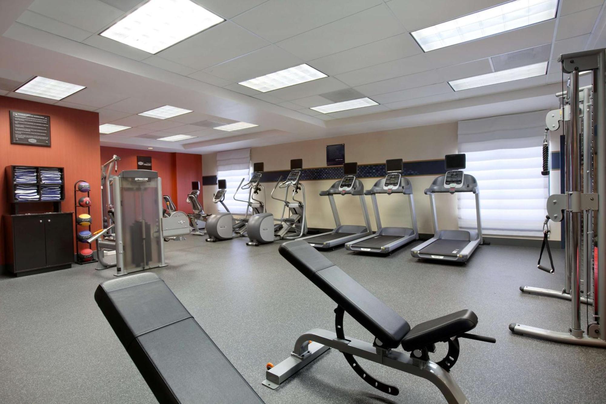 Hampton Inn & Suites Anaheim Гардън Гроув Екстериор снимка