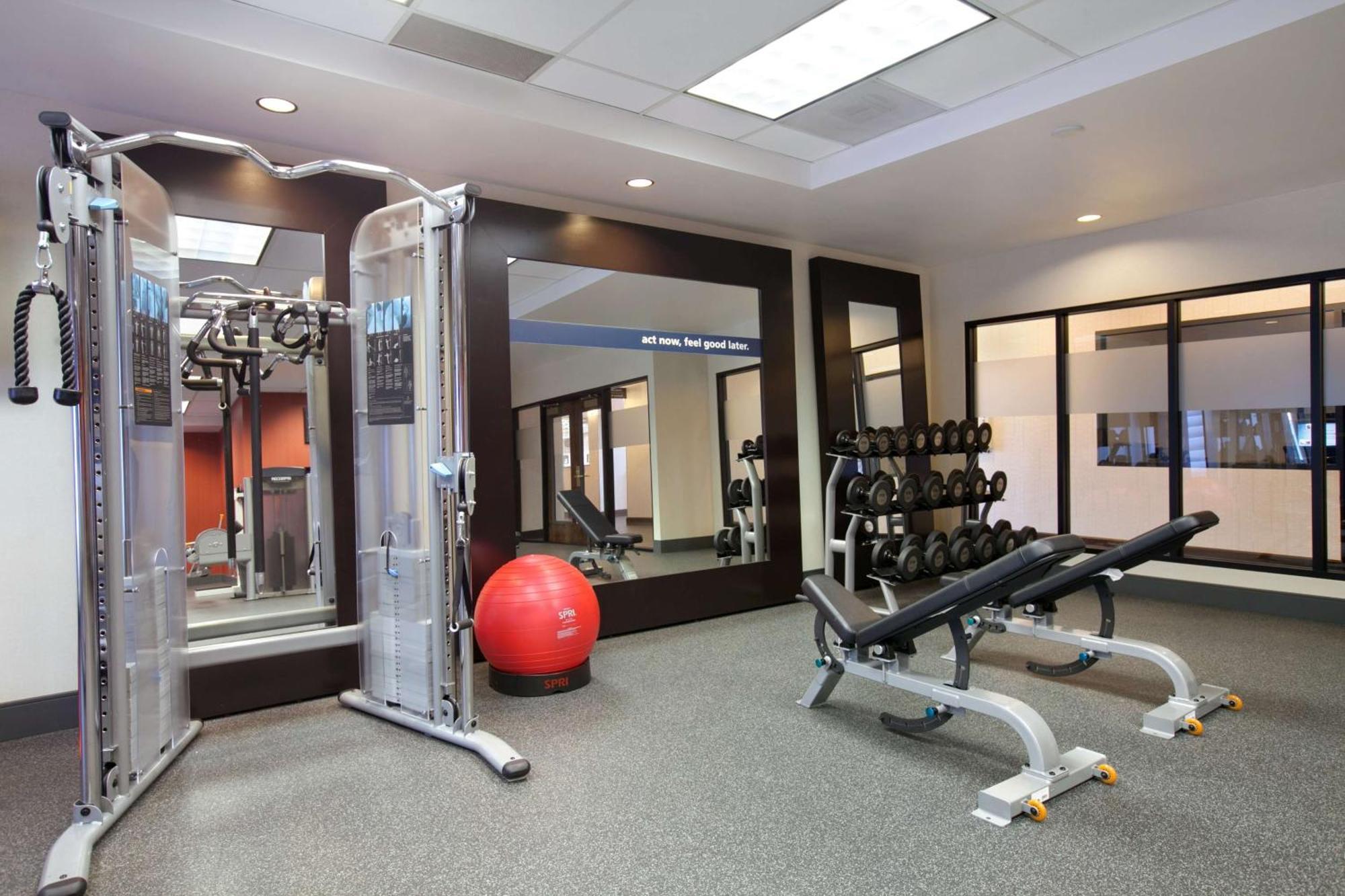 Hampton Inn & Suites Anaheim Гардън Гроув Екстериор снимка