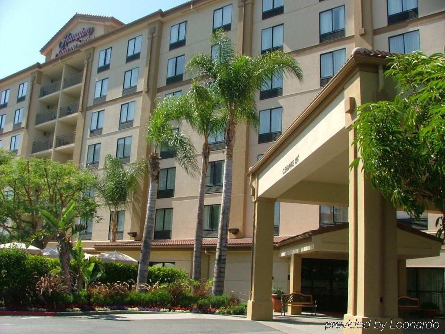 Hampton Inn & Suites Anaheim Гардън Гроув Екстериор снимка
