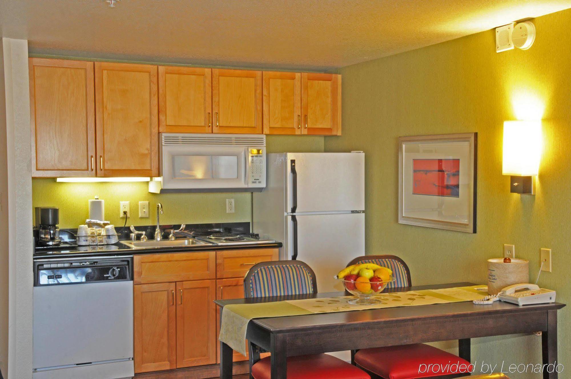Hampton Inn & Suites Anaheim Гардън Гроув Екстериор снимка