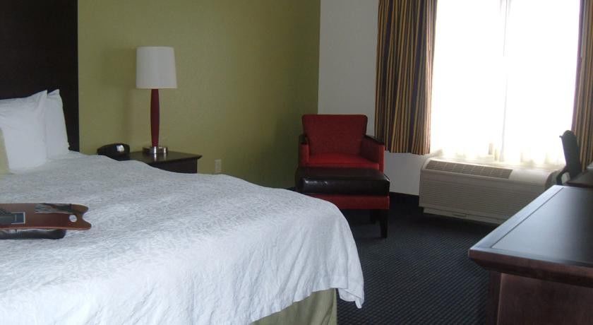 Hampton Inn & Suites Anaheim Гардън Гроув Екстериор снимка