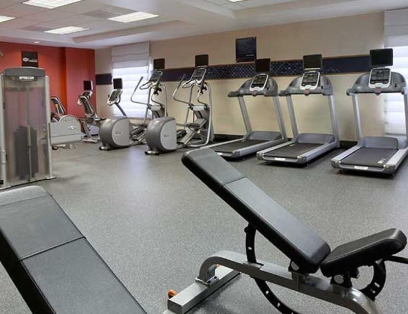 Hampton Inn & Suites Anaheim Гардън Гроув Екстериор снимка